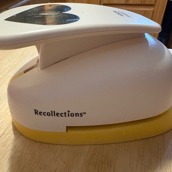 Recollections Craft Punch in Cream and Lavender Lot of 5 - Picture 4 of 5